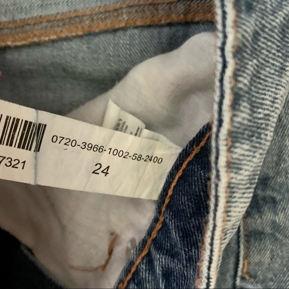 Woman’s Mom High Waisted Denim Shorts - Size 24 - Picture 3 of 3